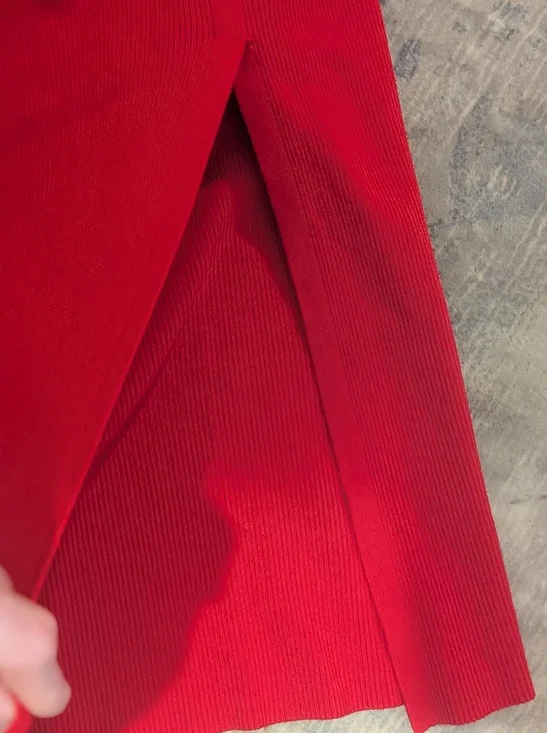 Express Red Ribbed Body Contour Tank - Picture 7 of 10